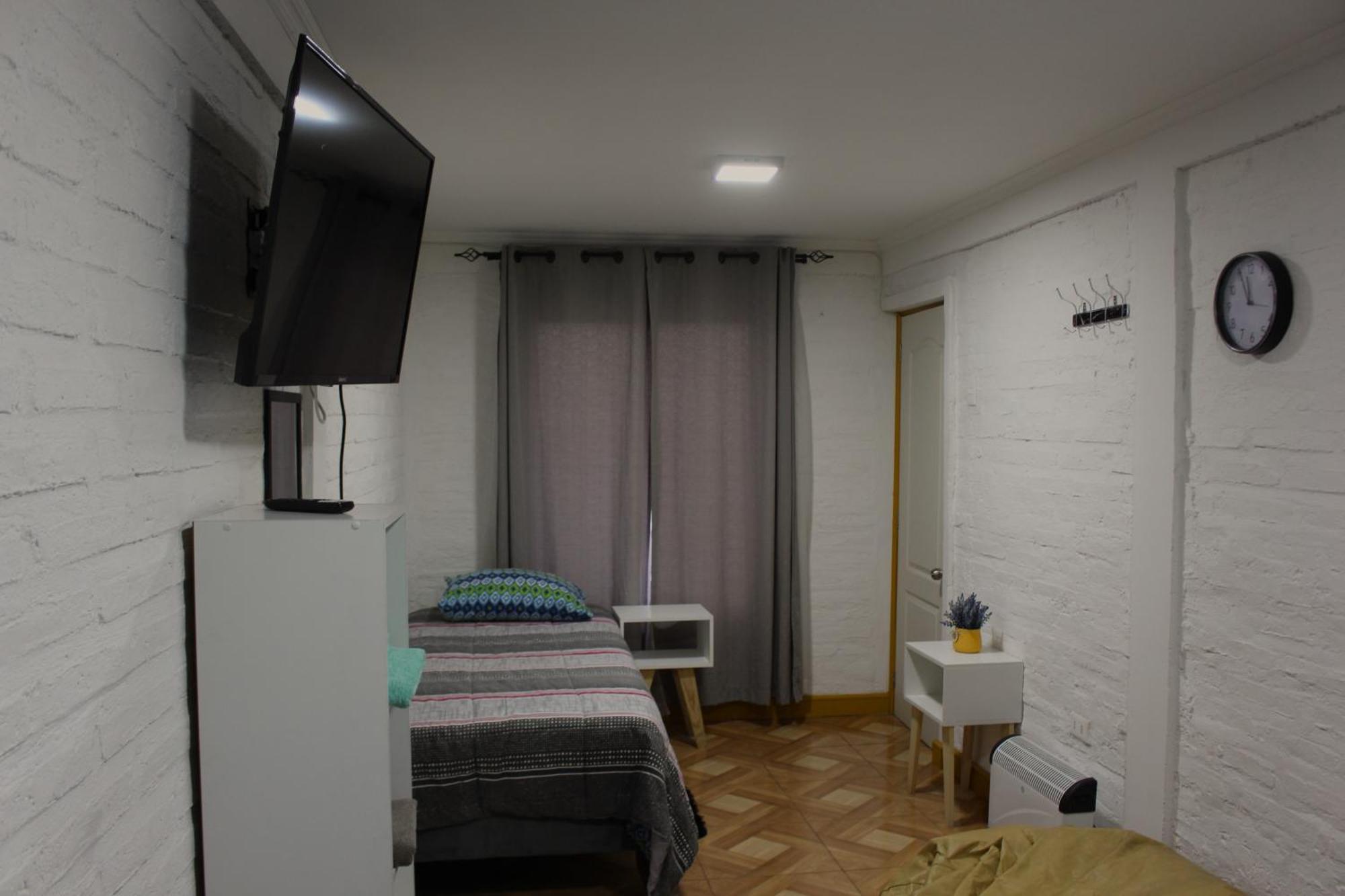 Hostal Familiar S&G Santiago Exterior photo